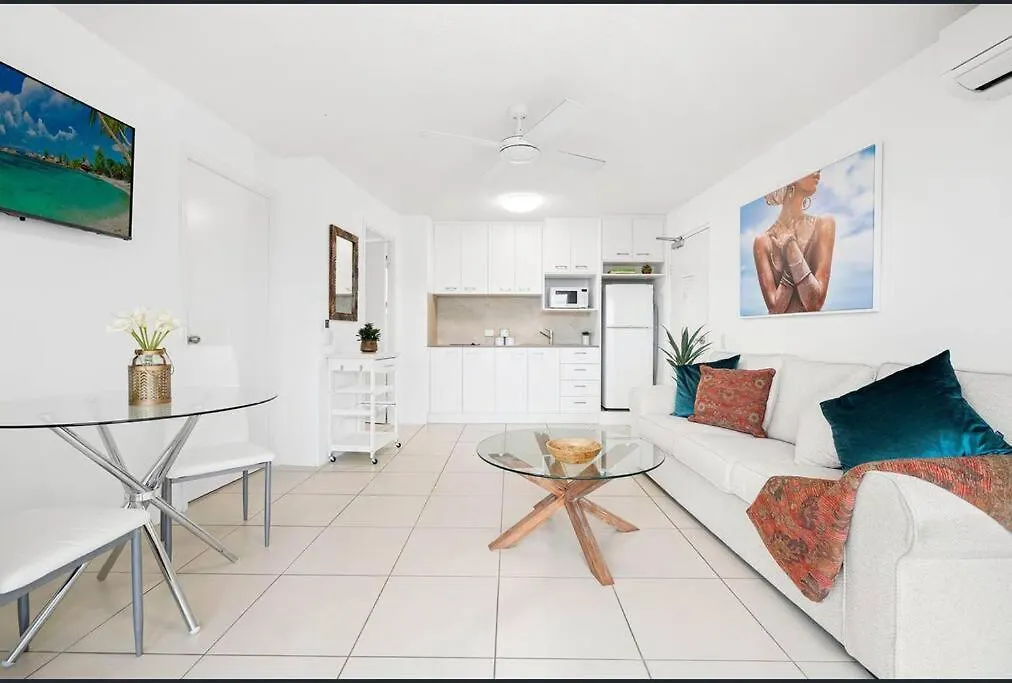 One Bedroom, Privately Managed - Beachside Apartments مولولابا